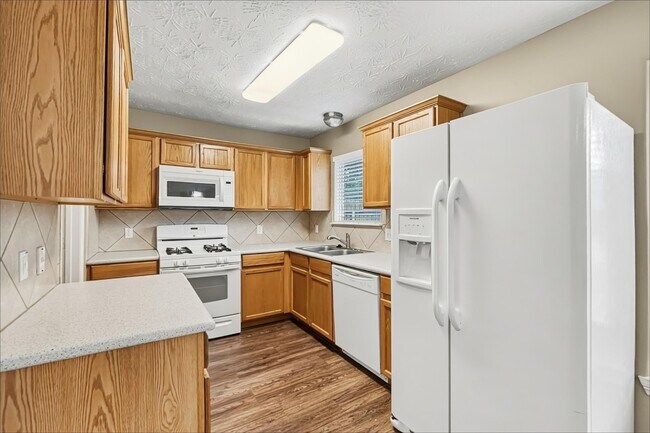 Building Photo - 5010 Deer Path Dr
