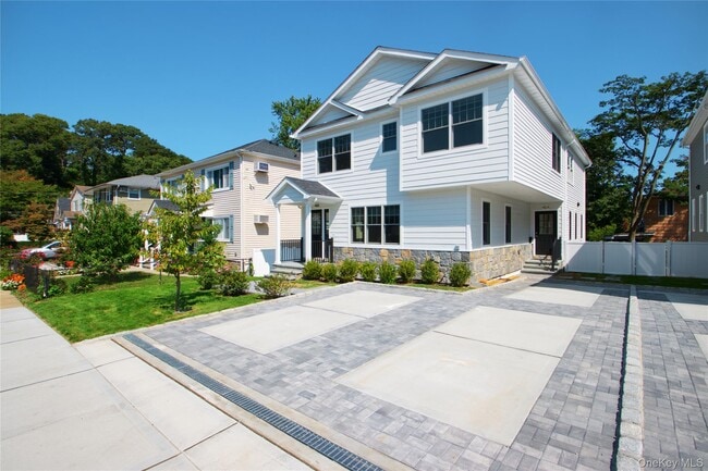 Building Photo - 48 Linwood Rd S