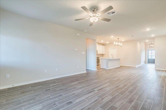 Building Photo - 133 Papaya Dr