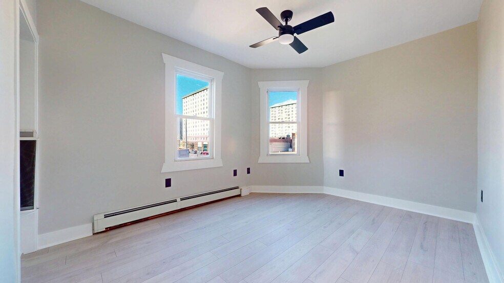 Building Photo - 203 S Metropolitan Ave