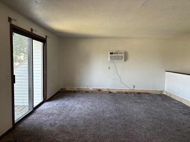 Building Photo - 335 Oxford Ct