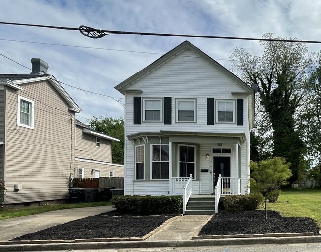 Building Photo - 310 Elm Ave