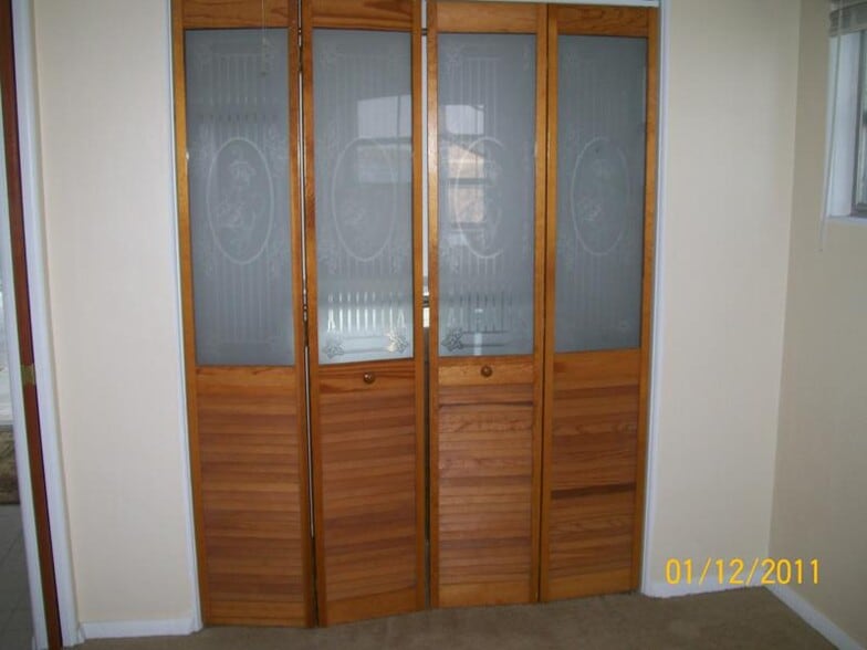 Building Photo - 7429 Lake Dr