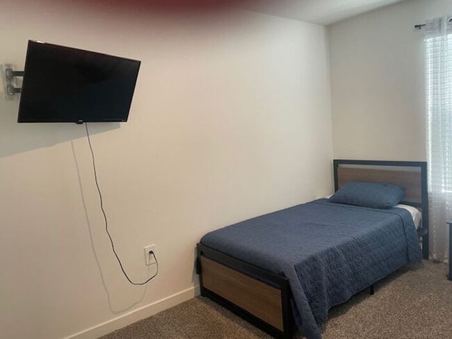 Building Photo - Large spacious 4 bedroom home located in cul de sac