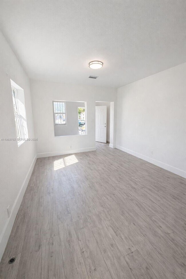 Building Photo - 1538 NW 66th St