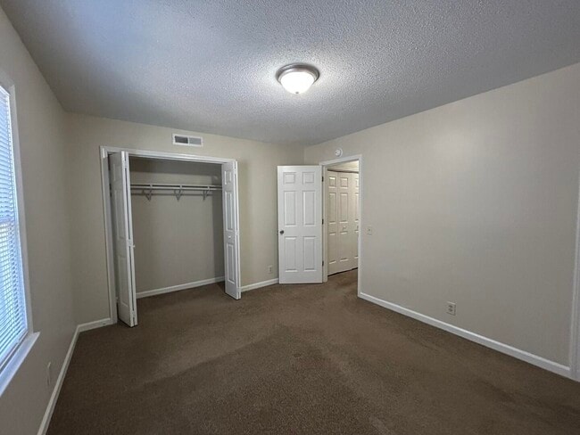 Building Photo - 166 Gertrude Dr