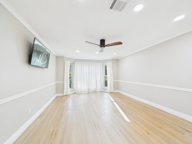 Building Photo - 3018 Highland Laurels Dr