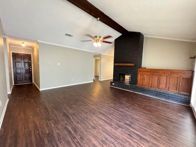 Building Photo - 1107 Spearson Ln