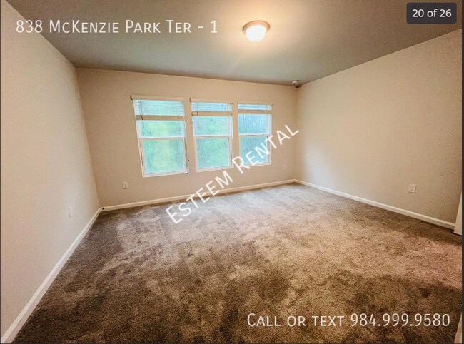 Building Photo - 838 McKenzie Pk Ter