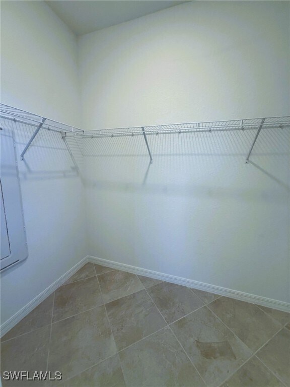 Building Photo - 2648 Vine Ave