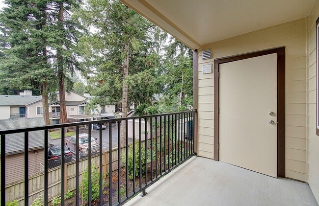 Building Photo - 404 NE 117th Ave