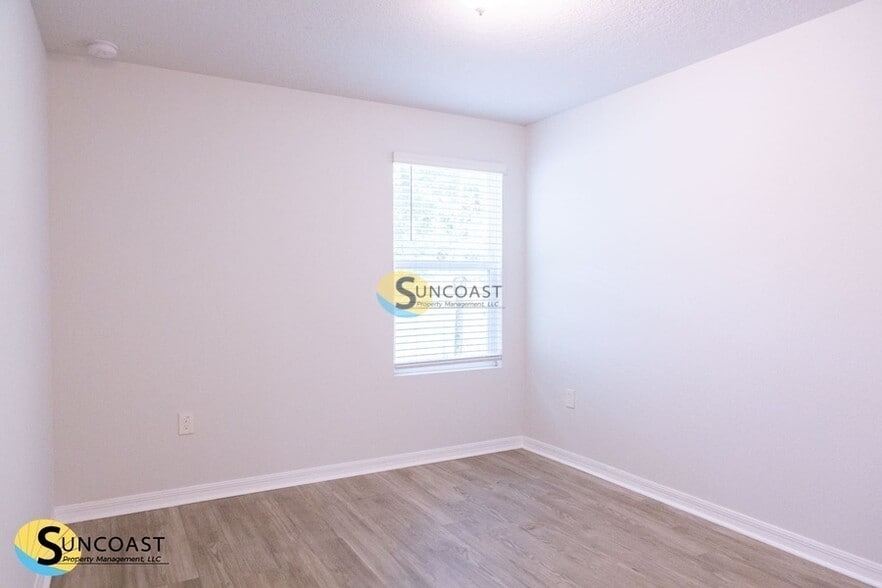 Building Photo - 6408 Sweetbay Ln