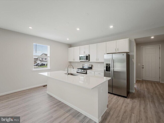 Building Photo - 107 Poe Dr