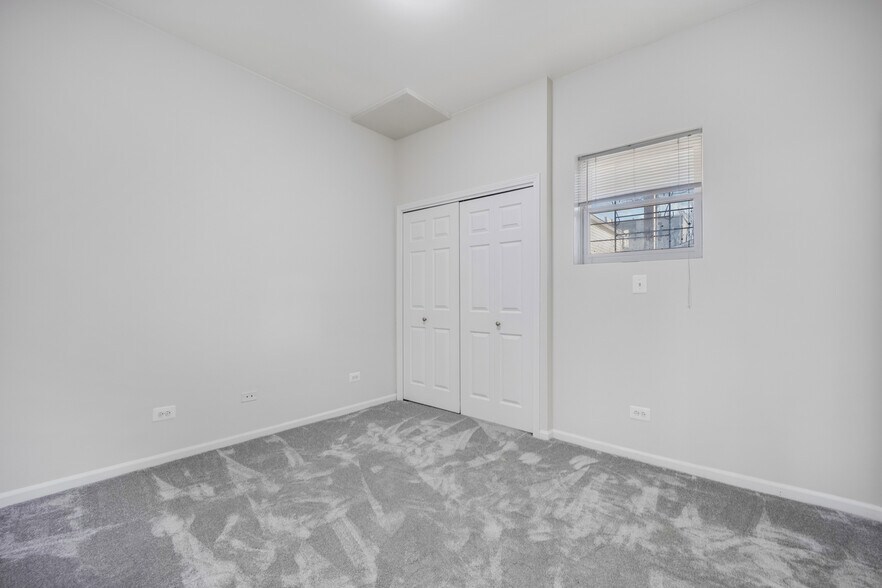 Building Photo - 2033 W Huron St