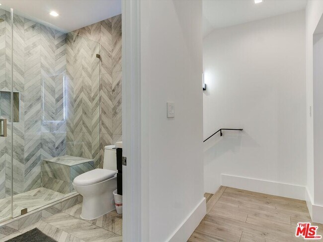 Building Photo - 4830 Pickford St