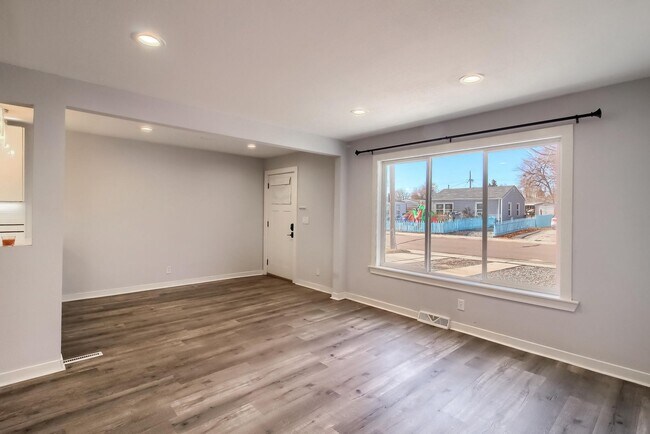 Building Photo - Modern Elegance in Denver: Recently Renovated 2BR/1BA Gem with Detached Garage and Fenced Yard!