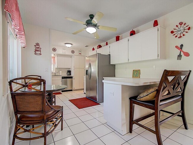 Building Photo - 13589 Croft Dr S