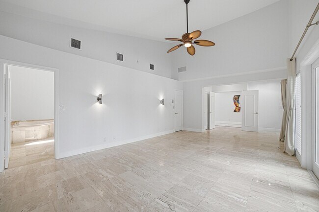 Building Photo - 2519 Barcelona Dr