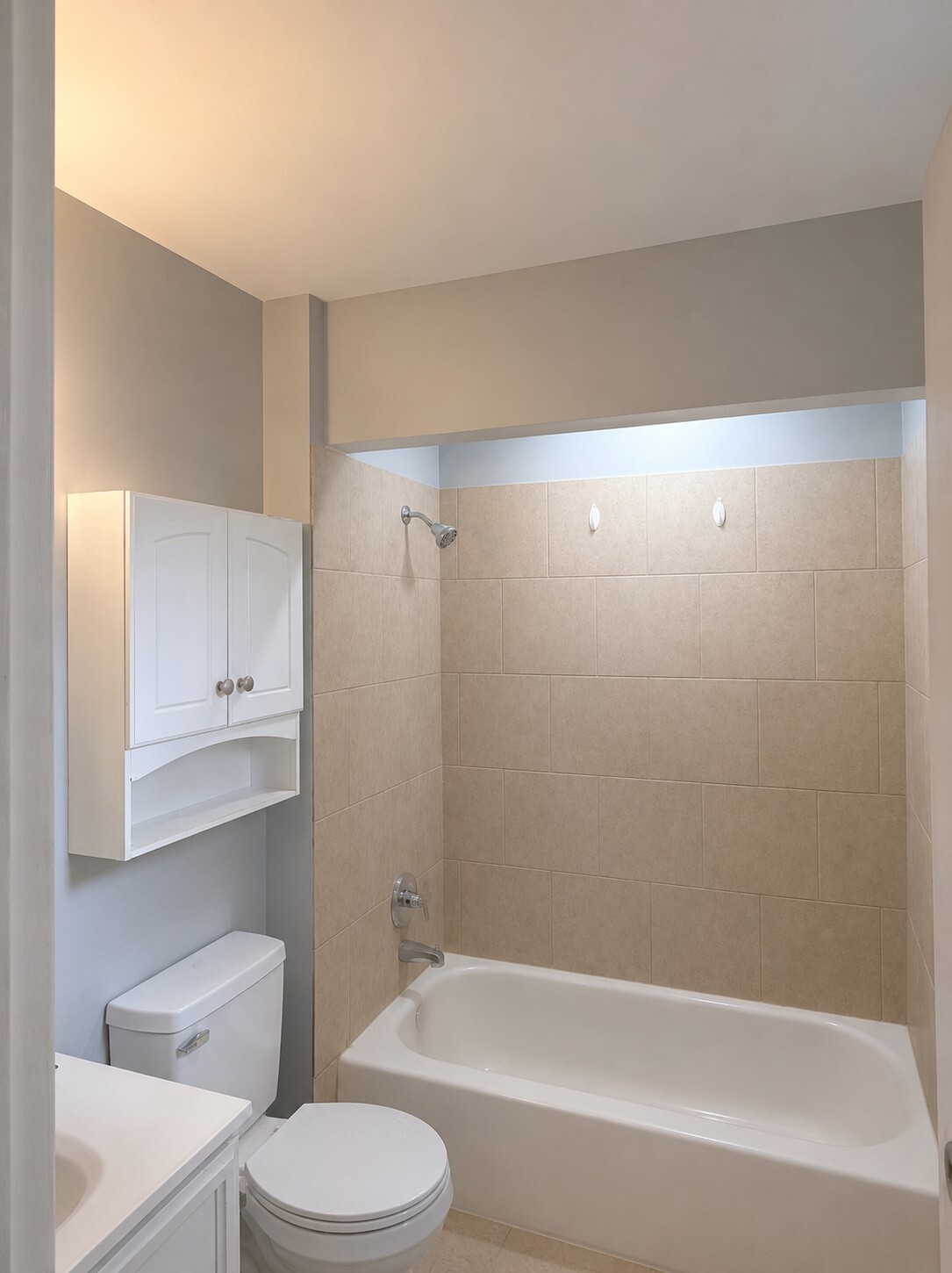 Building Photo - 5015 W Blackford Dr
