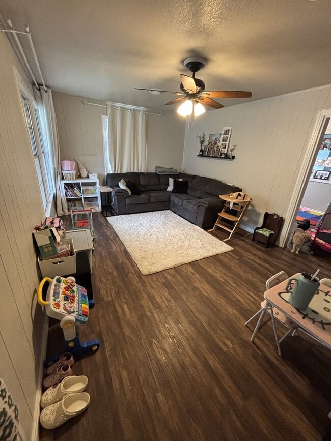 Building Photo - Updated 3-bedroom house with HUGE YARD!!
