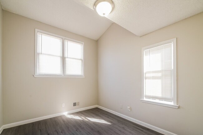 Building Photo - 44 Arnold Rd