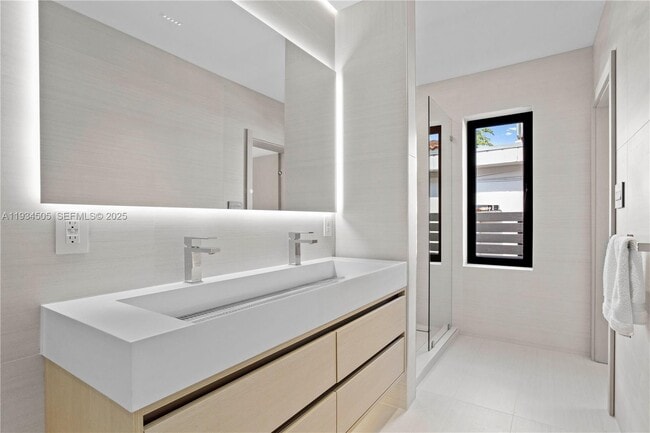 Building Photo - 1661 Daytonia Rd