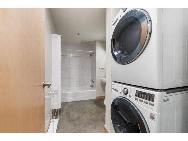 Building Photo - 720 N 4th St