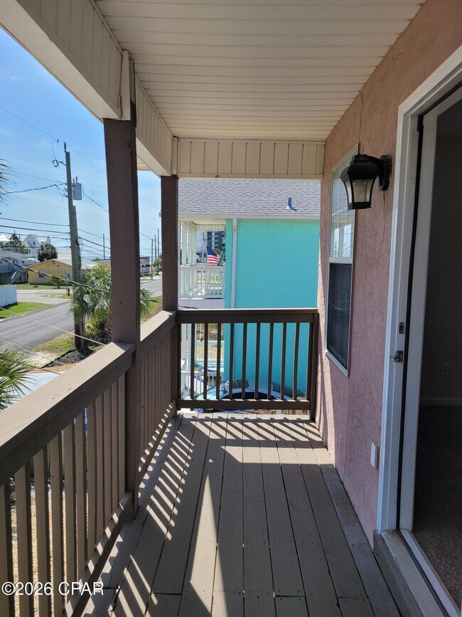 Building Photo - 4008 Crescent Dr