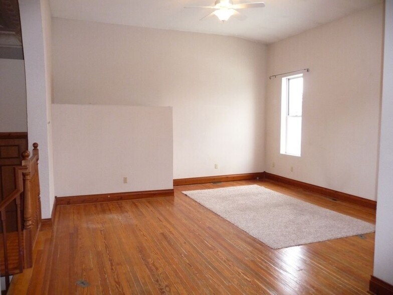 Building Photo - 123 Bergin St