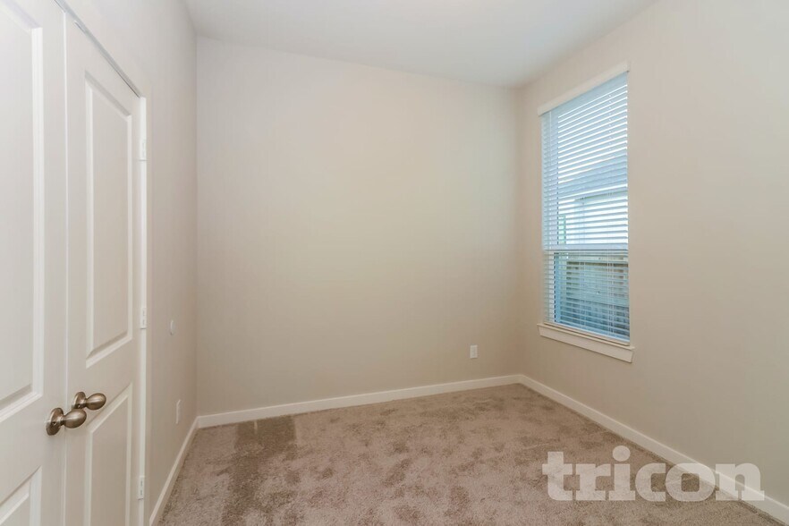 Building Photo - 2407 Cohorn Trl