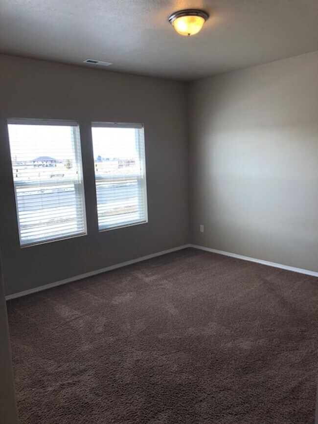Building Photo - 110 Bull Frog Dr