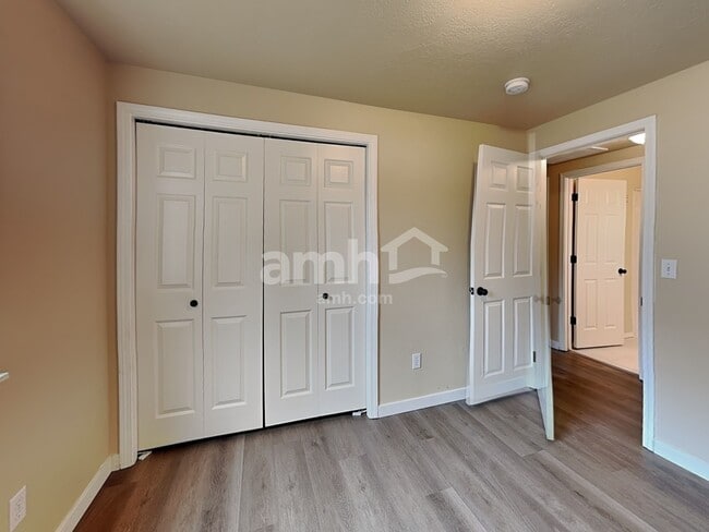 Building Photo - 1745 W McGlinchey St