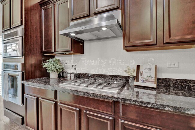 Building Photo - 20465 W Ridge Rd