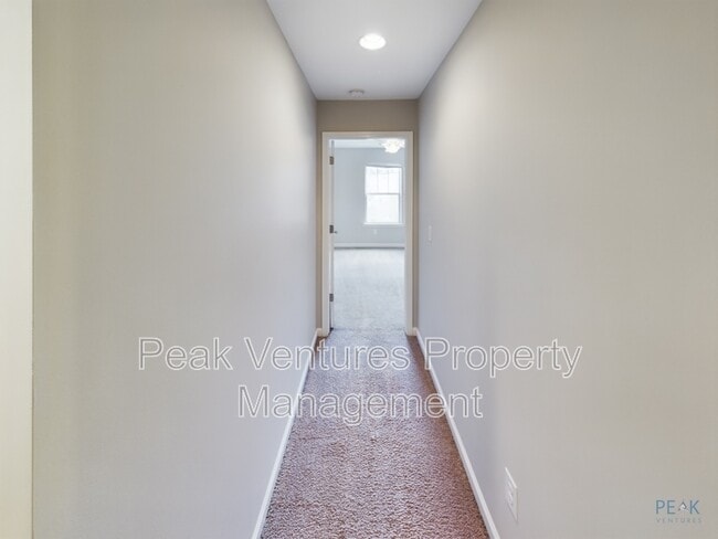 Building Photo - 11 Endeavor Cir