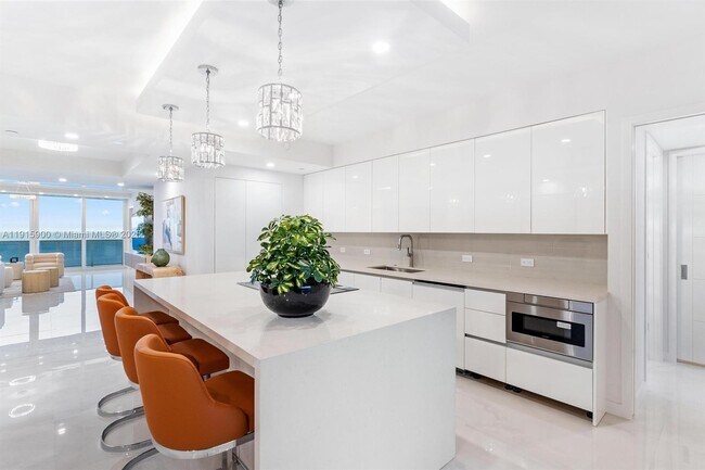 Building Photo - 3200 N Ocean Blvd