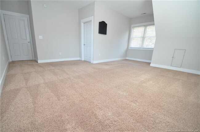 Building Photo - 1164 Trentini Ave