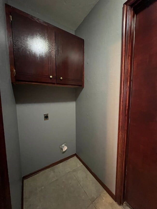 Building Photo - 4016 SW Mesquite Dr
