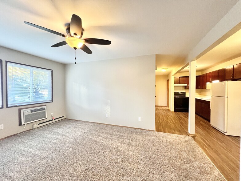 Building Photo - 821 George St