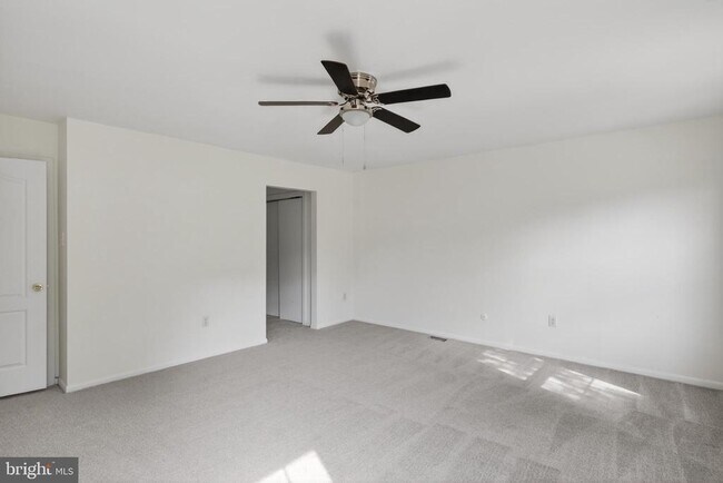 Building Photo - 1884 Forest Dr