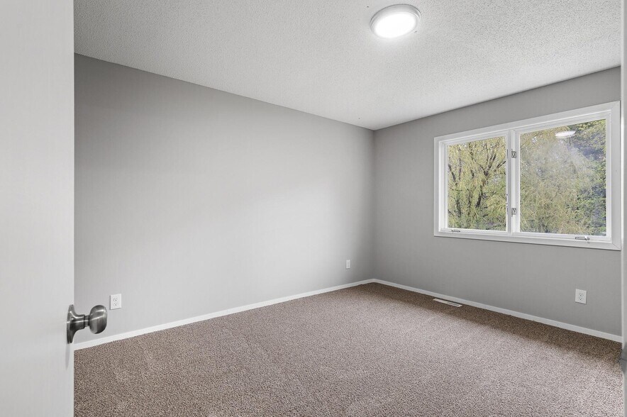 Building Photo - 5801 Covington Ter