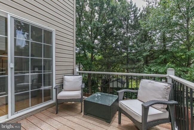 Building Photo - 3826 Elmwood Towne Way