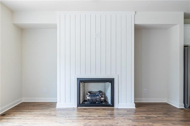 Building Photo - 1296 Ainsworth Alley