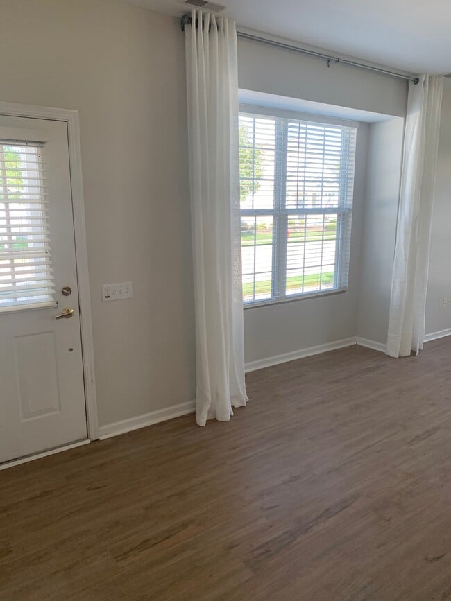 Building Photo - 13585 Yellow Pine Dr