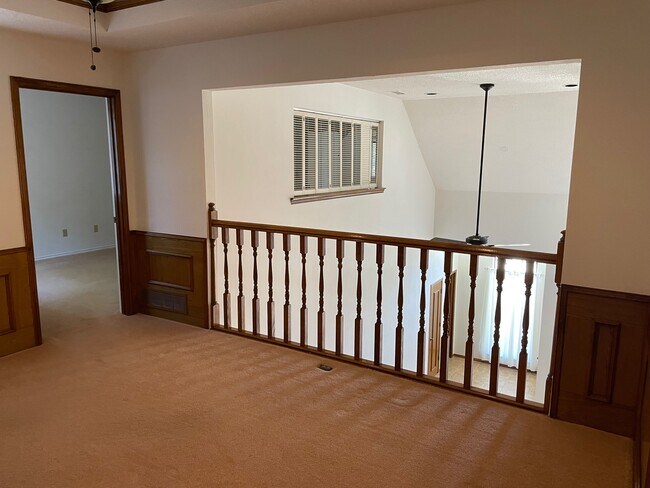 Building Photo - 3016 Jomar Dr