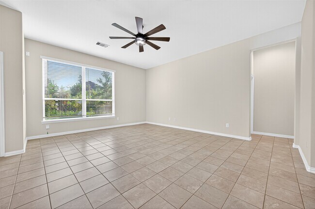 Building Photo - 40519 Goldeneye Pl