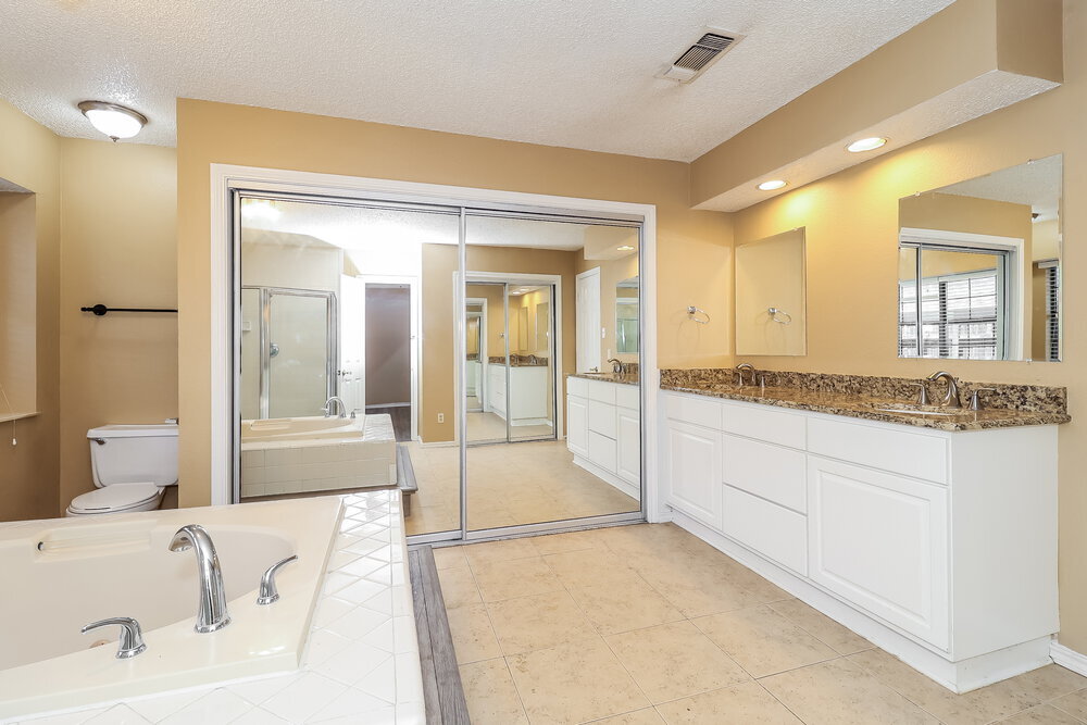 Building Photo - 4900 Barberry Dr