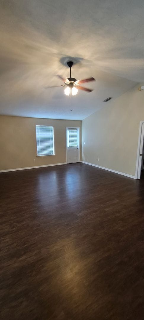 Building Photo - 3 bedroom/2 bath in Palm Grove