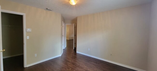 Building Photo - 3 bedroom/2 bath in Palm Grove