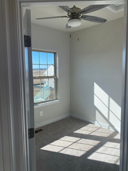 Building Photo - 8002 General Maxwell Dr