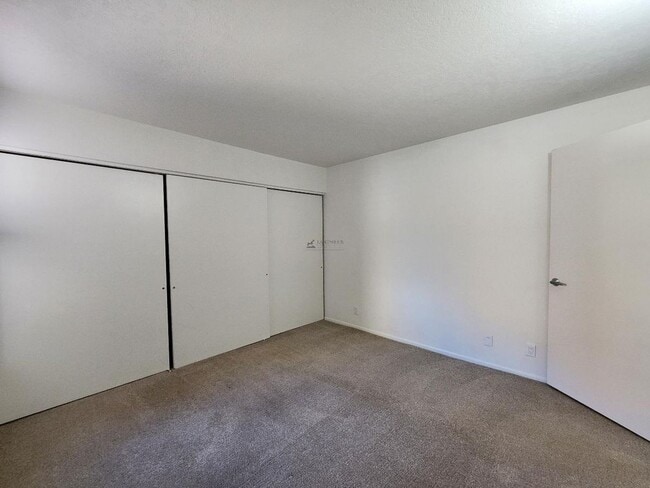 Building Photo - 941 Calle Mejia